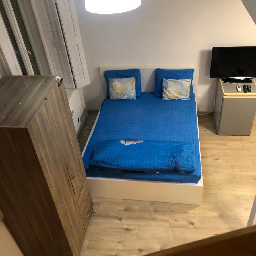 7Dab Rotten 4B3 Contactless Self Check-In Boedapest Buitenkant foto